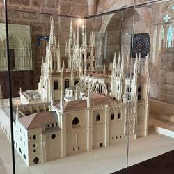 Im Modell sieht man die eigentliche Größe