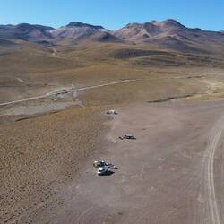 Frühstück mit unseren neuen Schweizer Bekannten, unterwegs im chilenischen Mietcamper. 🇨🇭🚐