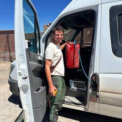 Einmal kurz tanken auf dem Schwarzmarkt 🤫