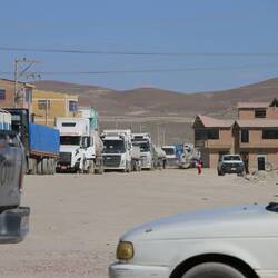 Teilweise stehen die Autos/Lkw‘s tagelang & warten auf Nachschub 🙈 Unvorstellbar in Europa!