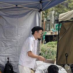 Massage mit Beilen 😂