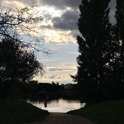 Stadtstrand am Abend