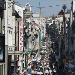 Überall viele Menschen