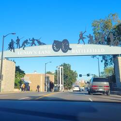 Einfahrt nach Niagara Falls