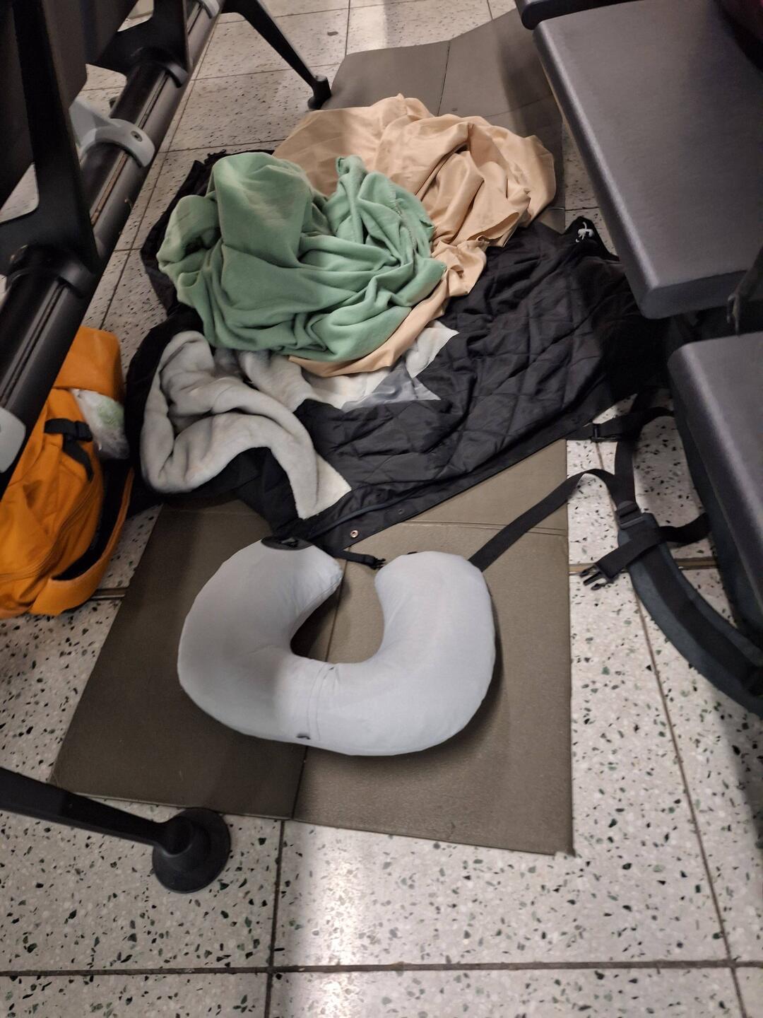 A military foldable airmatess doesn't take much room and takes away the cold from the ground