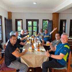 Die erste Etappe ist geschafft und das muss gefeiert werden!😂