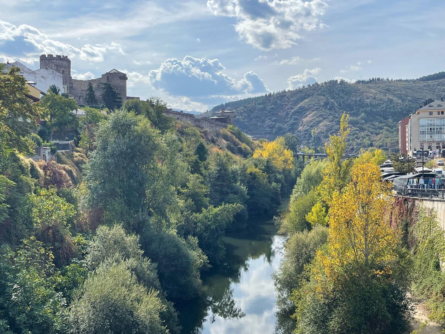 The Sil River with the castle up above.