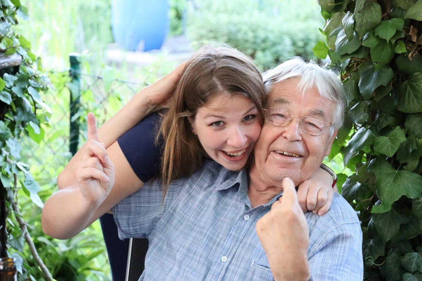 Silber im Haar, Gold im Herzen und Flausen im Kopp. Mein Opa 💛💛💛