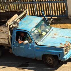 Der Schrotthändler vor unserer Tür…