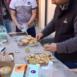 Nugat-Manna Creme und Pantone Verkostung