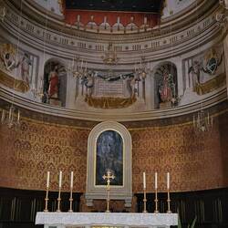 Und wie bei jedem Dorf, oben angekommen steht die Kirche.