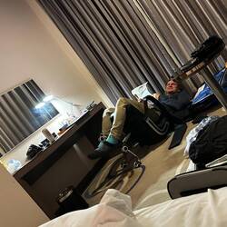 Sturz mit dem kaputten Schreibtischsessel!