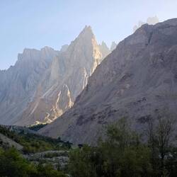 Rechts geht es in das Nangma Valley