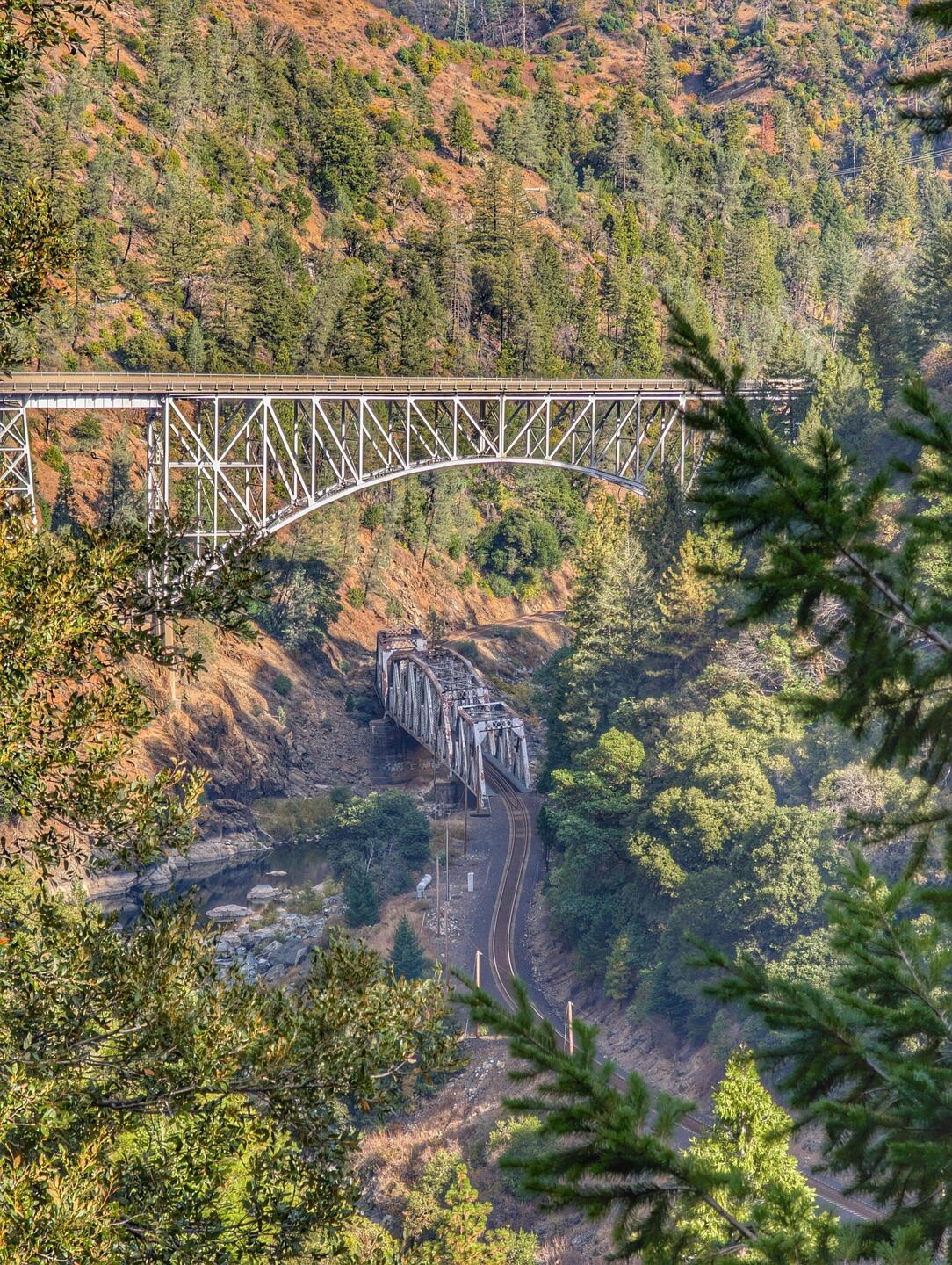 Further north, and now CA 70 is on top with the railway and river below