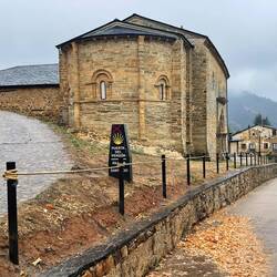 Happy to enter the village of Villafranca del Bierzo, our stop after 24 km.