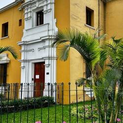 Überall schöne Kolonialarchitektur