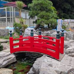 The aquarium has a miniature Harimaya Bridge