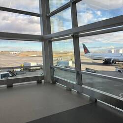 Letzter Blick aufs Rollfeld in Calgary; das Abenteuer geht zu Ende.