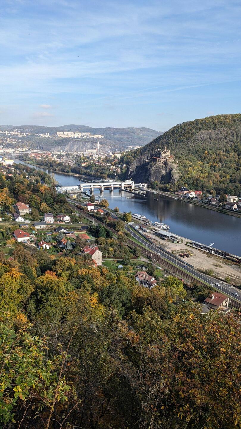Blick auf Burg Schreckenstein und Usti
