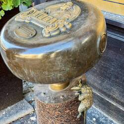 Mäuse wollen an den Džiuga Käse