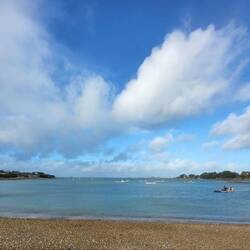 Austernbänke bei Flut und etwas freundlicherem Himmel.