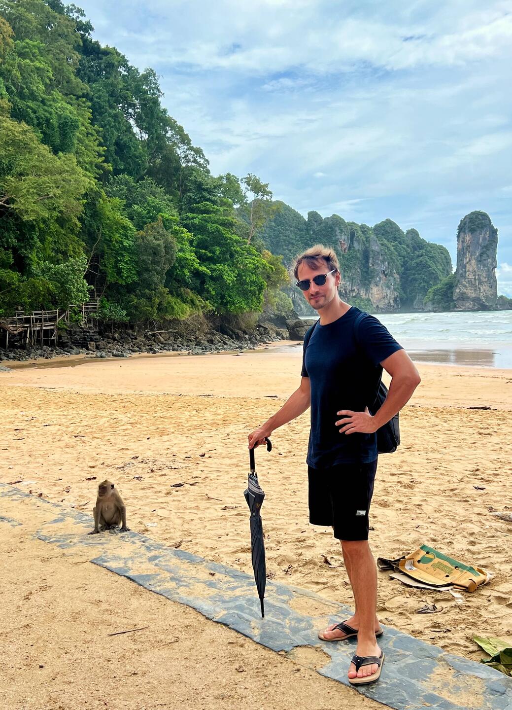 Selli mit Selbstverteidigungs-Monkeystick (Regenschirm)