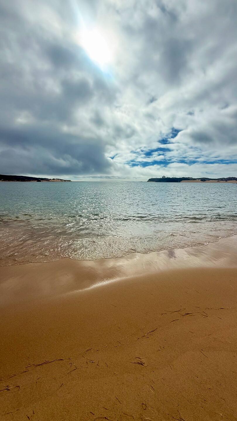 La belle plage de Vila Nova