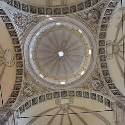 Wunder schöne Deckenkonstruktion.