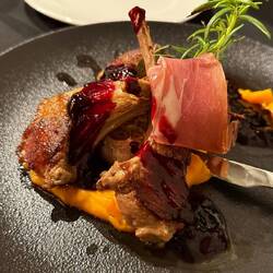 lamb chops with pumpkin mousse and black currant sauce🫠🫠 @Miód Malina