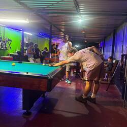 Teilnahme am Billardturnier in der Bar von Luis (hab 2/2 Spiele verloren 😂)