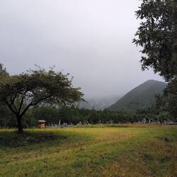 Flache Landschaft zwischendrin