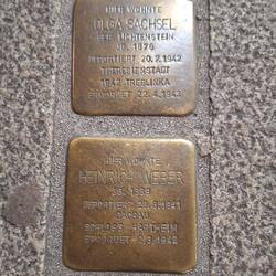 Memorial plaques