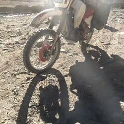 The final drop was not that funny. Thankfully, RidingKismet is able to somehow maneuver the bike.