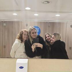 Ena iz WCja na poti mora bit