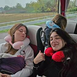 Še eno kitico, ker jih je bilo ponoči premalo