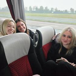 Klementina, Tajra, Tia