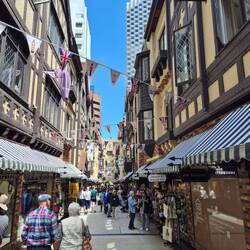 Eine kleine Gasse wie in England