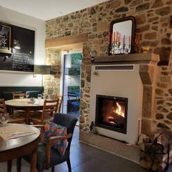 Ein kleines Restaurant mit sehr vielen schönen Details.