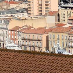 Schiffsstau in den engen Gassen von Sète 🙄