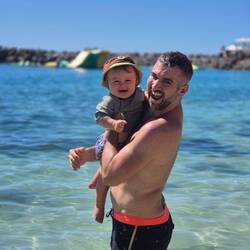 Wasser ist super - wer hat mehr Spaß?