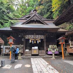 Der Schrein an der Seilbahn