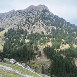 Nassereith Hütte. Von hier geht's direkt zu einem Klettersteig😊