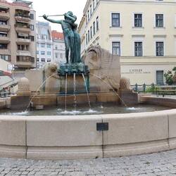 Mozartbrunnen - Zauberflöte