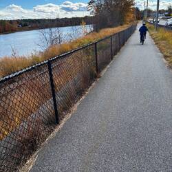 Kennebec River next to the trail