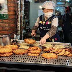 Mung bean pancakes: apparently very good.