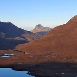 Sunrise view of Stac Pollaidh from Knockan Crag