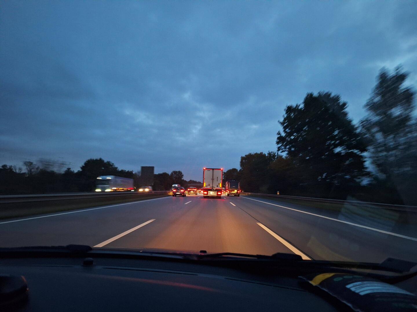 Ups, Elbtunnel & Rushhour verdrängt- Anne sendet ihr chi aus und beruhigt die Geister