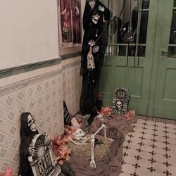 Halloweendeko im Hausflur 🎃