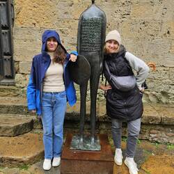 Drei reizende Estruskerinnen