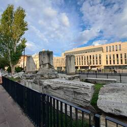 Die Reste des Theodosius Forum liegen einfach so vor unserem Hotel herum